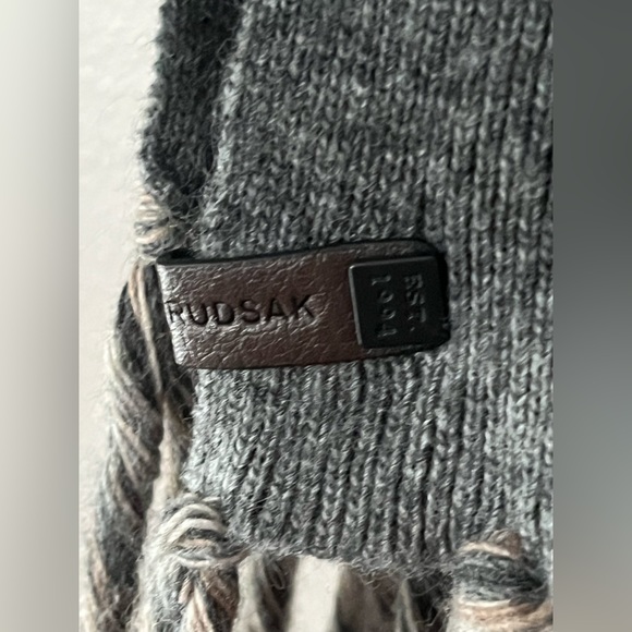 Women’s RUDSAK Fringe Pocket Scarves 🧣 - Picture 7 of 11